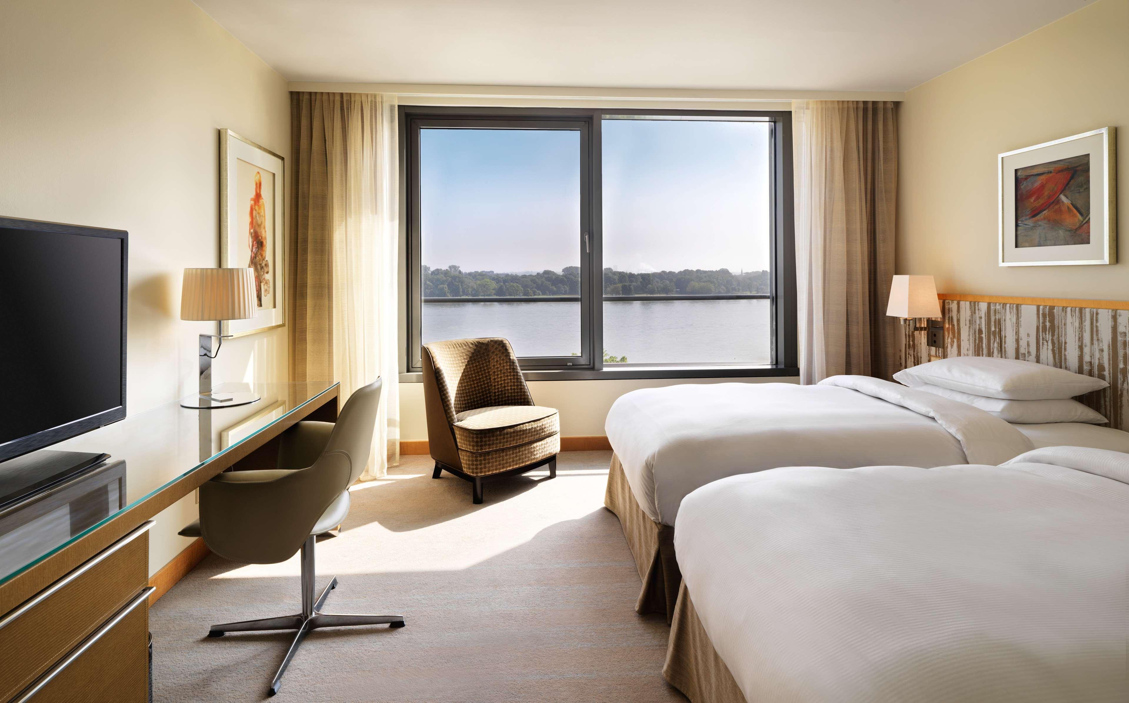 Hyatt Regency Hotel 5*